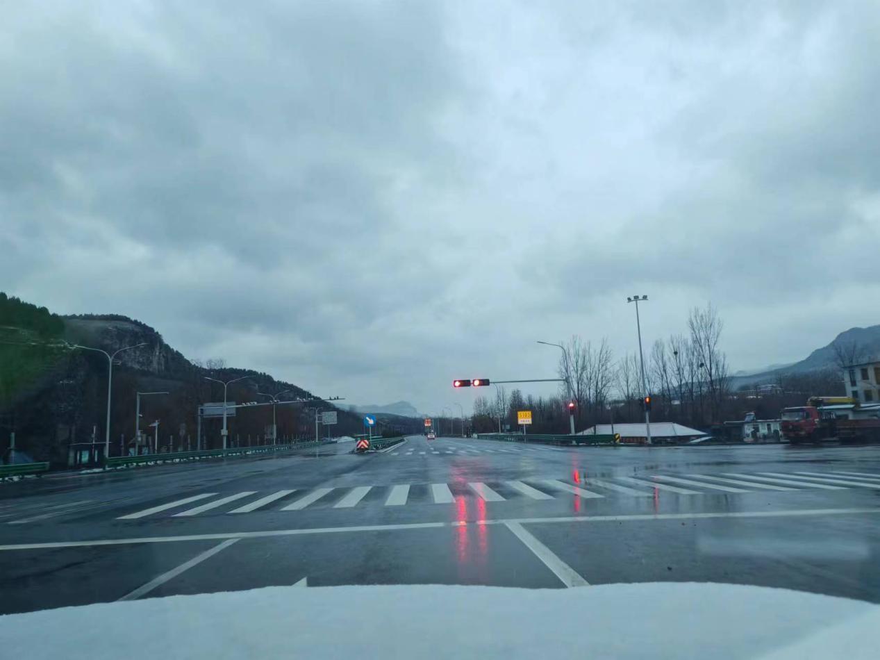 S103濟棗線市中紅符路口南至濟南泰安界段旅游公路項目信號燈、電警、監(jiān)控施工